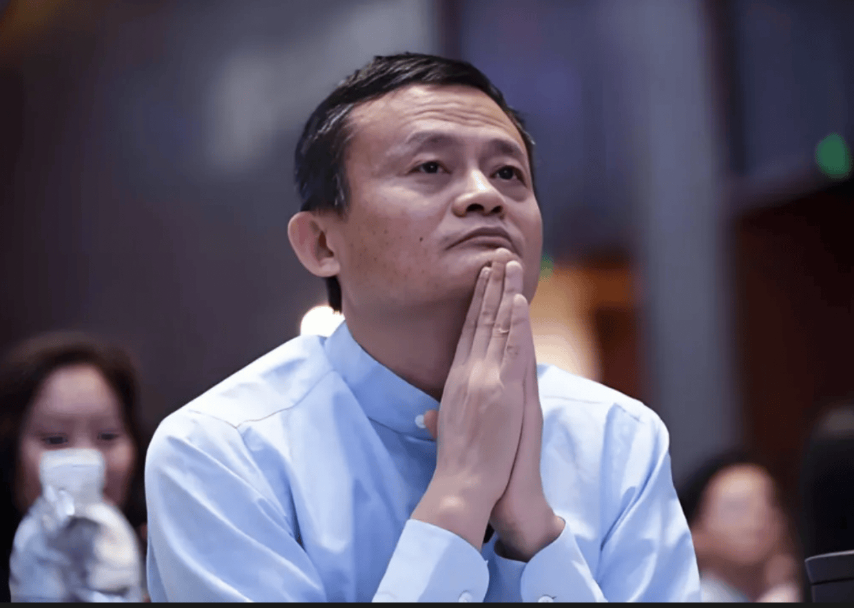 马云现身阿里园区!