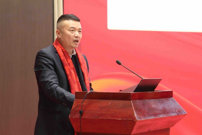 人保车险 品牌优势——快速了解燃油汽车车险,人保伴您前行_2025拖拉机行业市场发展现状及企业竞争格局、未来前景分析