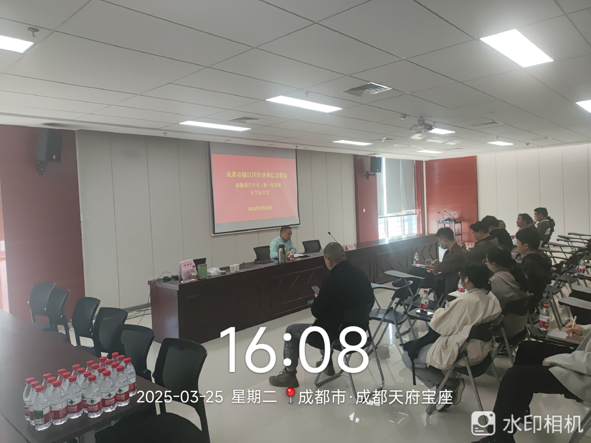 工信部等部门召开新能源汽车行业座谈会 部署进一步规范新能源汽车产业竞争秩序工作