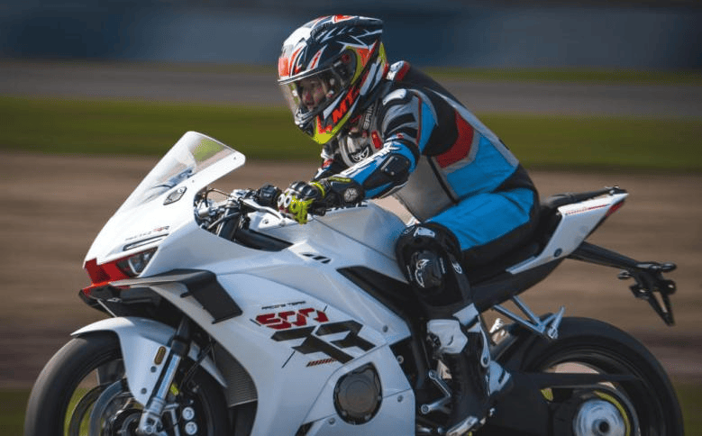 “张雪机车”，冠军！
