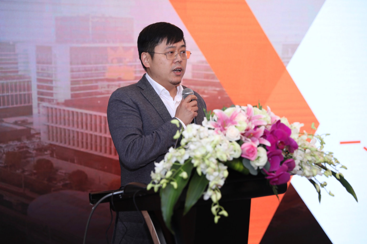 恺英网络：2025年增收乏力，新老游戏青黄不接，出海+AI业务难挑大梁
