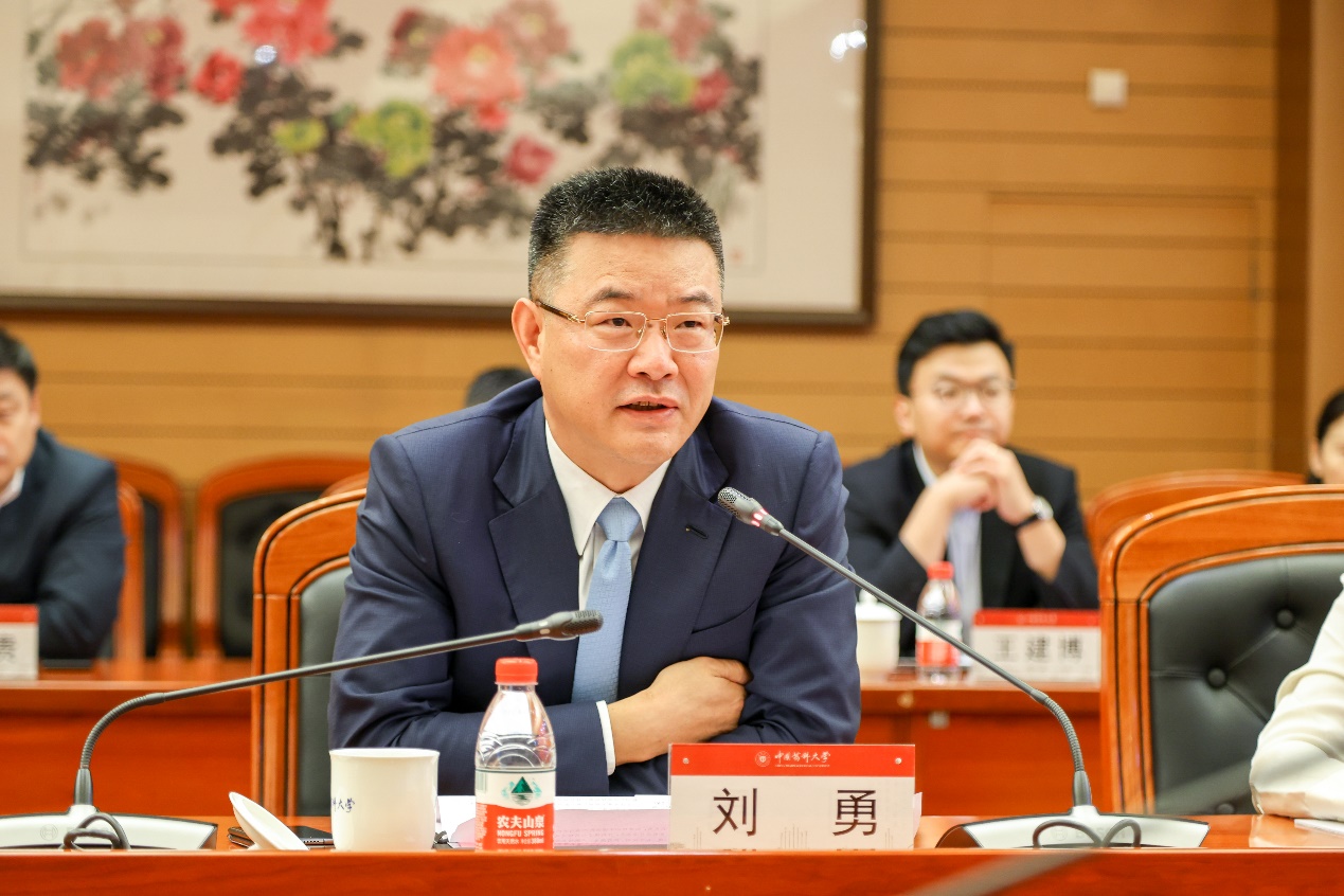 东宏股份：签订7276.08万元合同