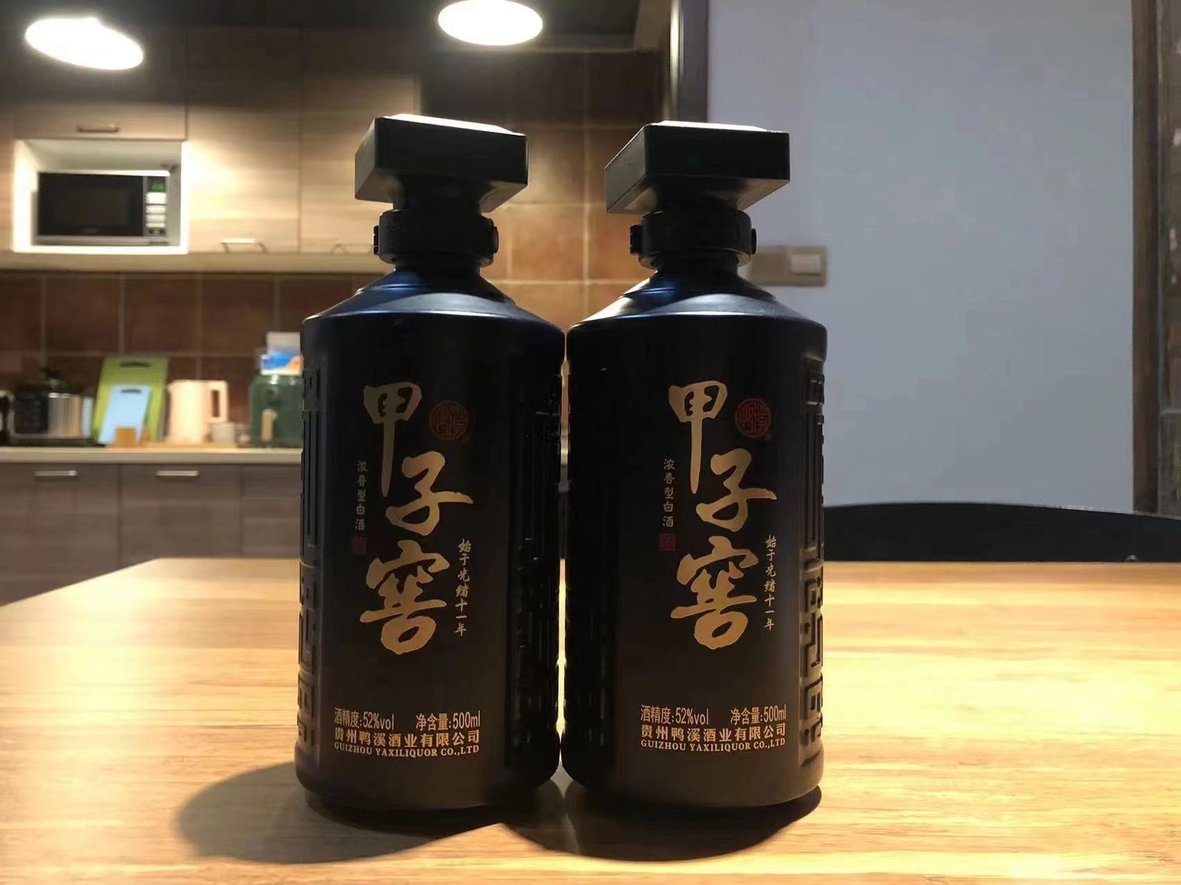 白酒业加速年轻化,茅台、五粮液等T9品牌在美团闪购首发“小酌瓶”新品