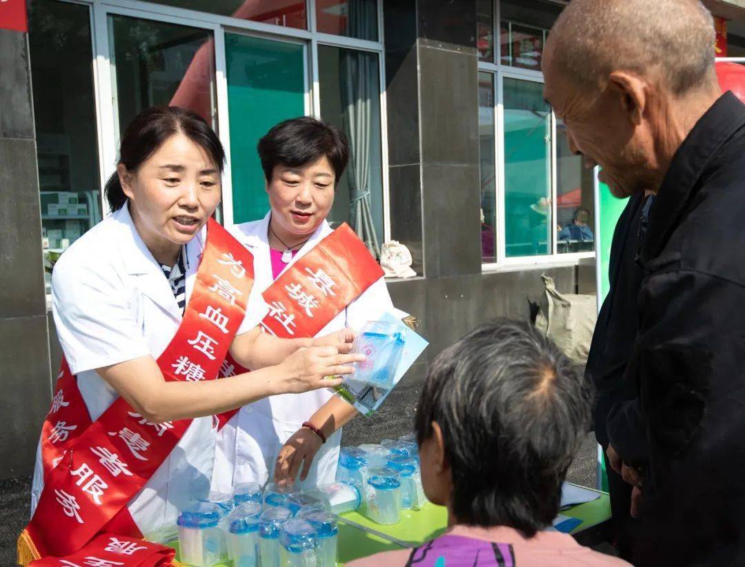 2026中国短剧行业:当短剧成为全民"电子榨菜"_人保服务,拥有“如意行”驾乘险,出行更顺畅!