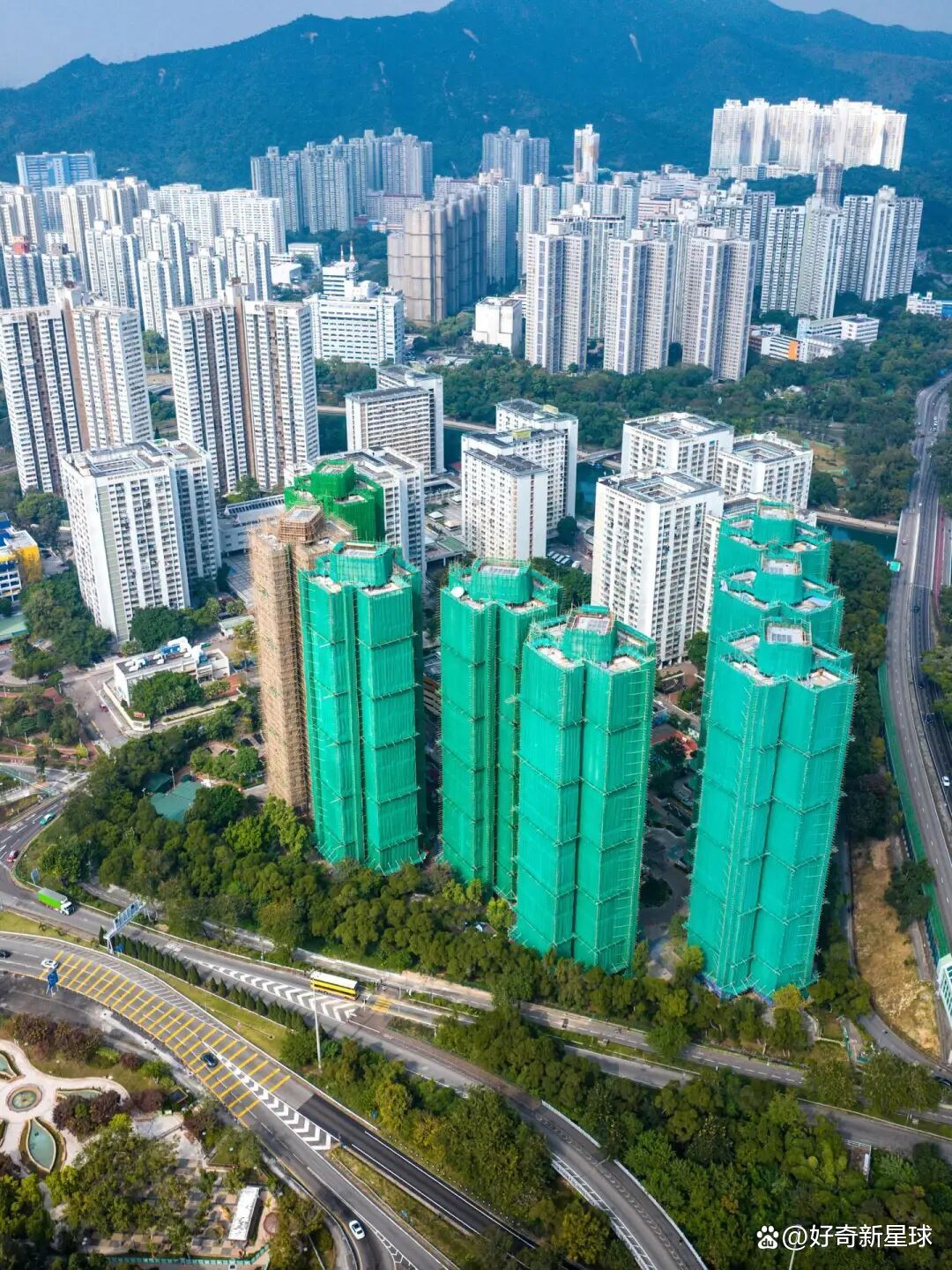 香港宏福苑大火最新消息:7人及2家公司被起诉!涉误杀、串谋诈骗、洗黑钱、企图妨碍司法公正以及逃税等25项罪名