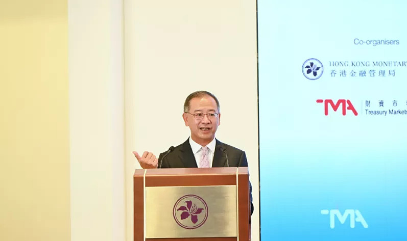 “两个市场都在涨”！香港金管局余伟文最新发声：香港金融桥梁角色将更重要